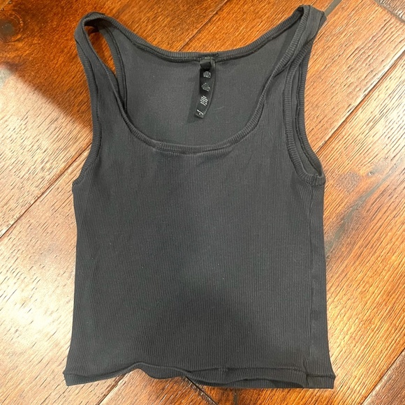 SKIMS WOMEN’S RIBBED CROP TANK TOP, SIZE MEDIUM, BLACK - Picture 2 of 7